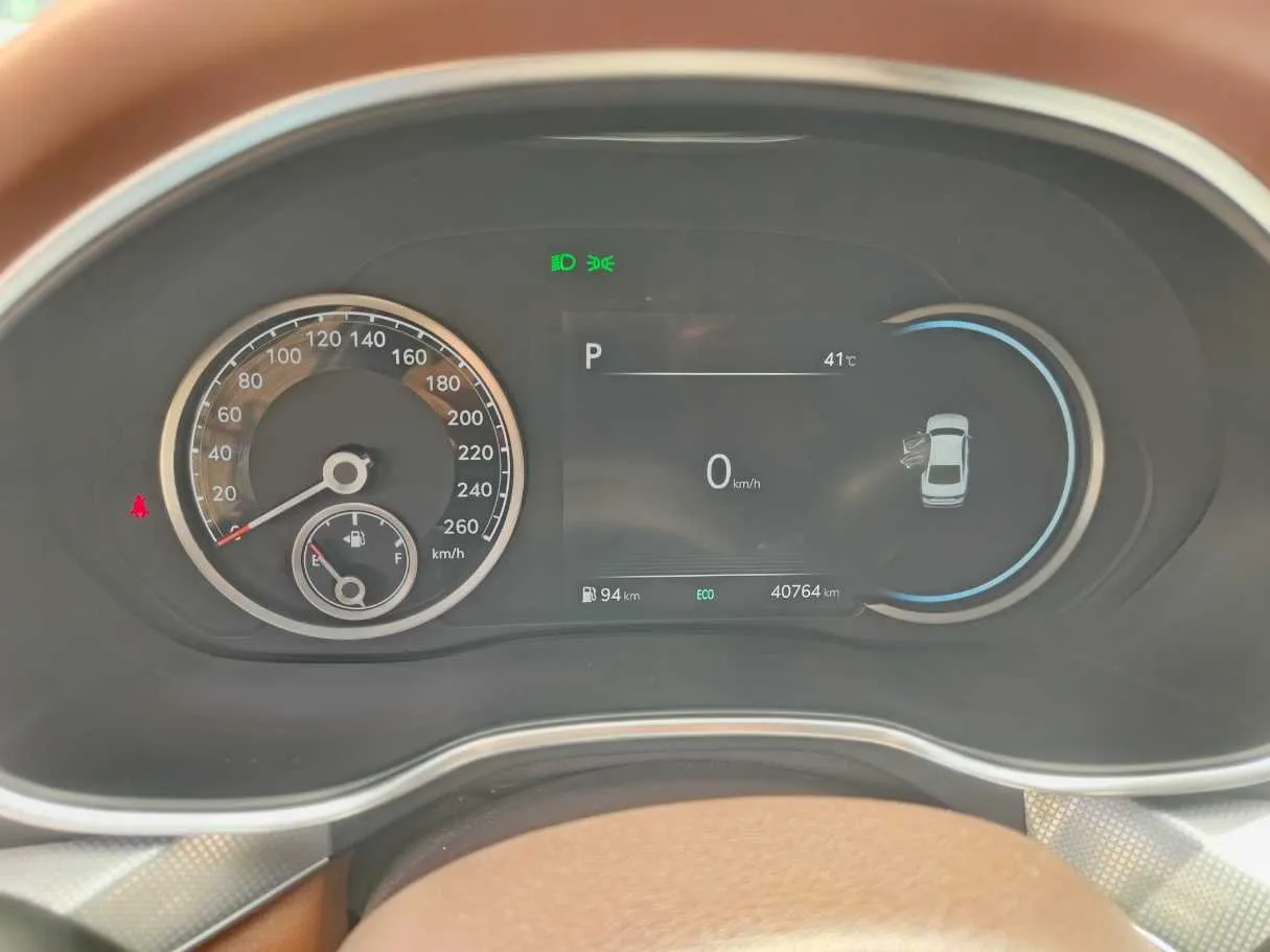 Car image 30