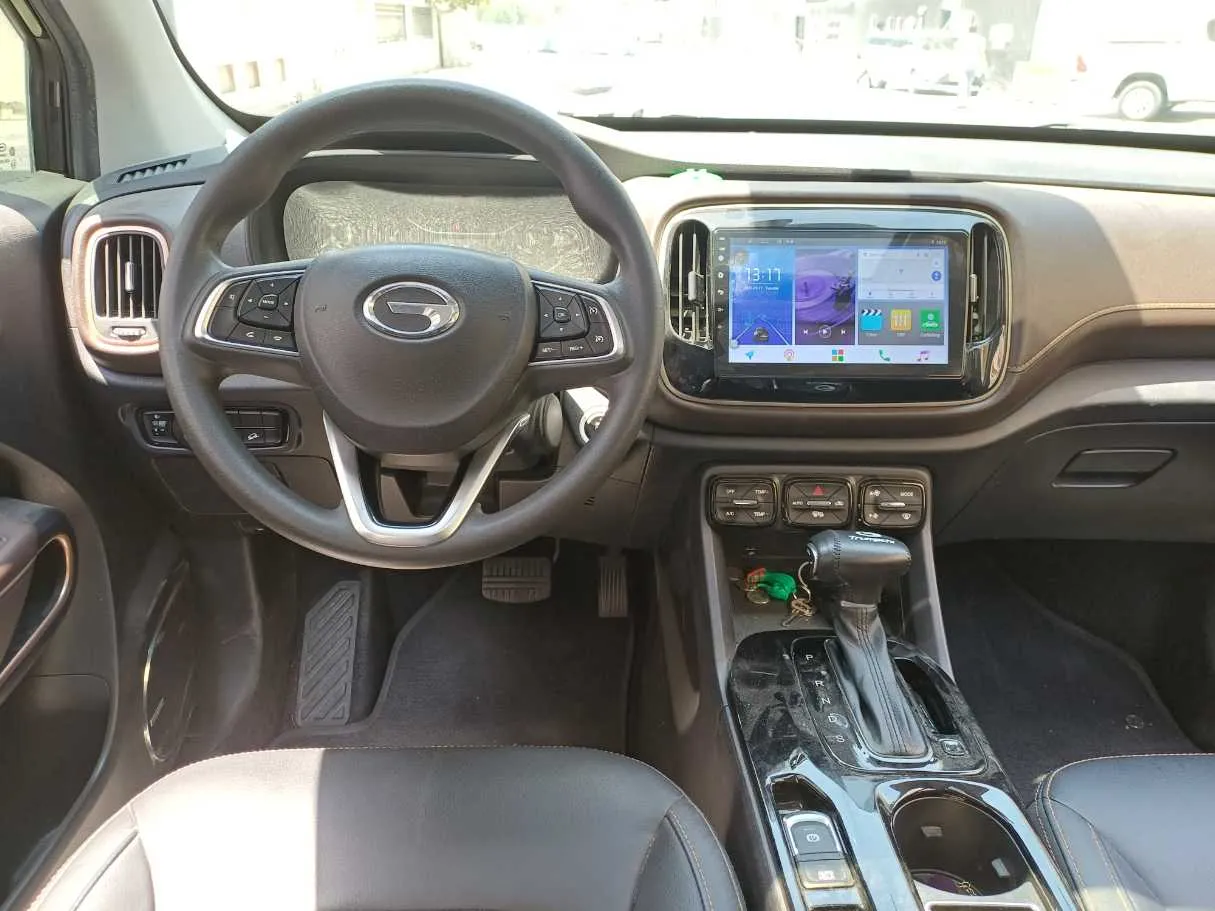 Car image 15