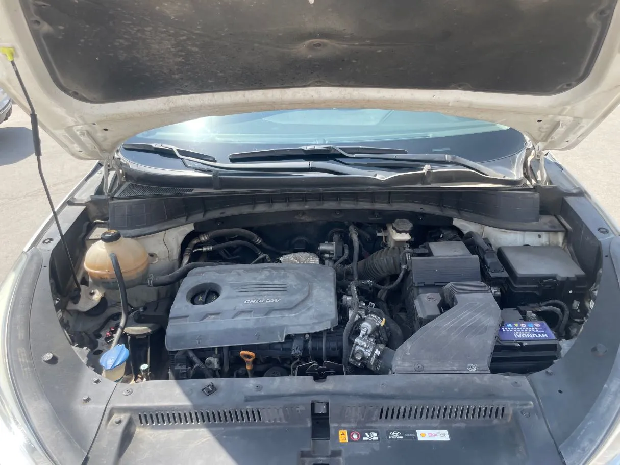 Car image 24