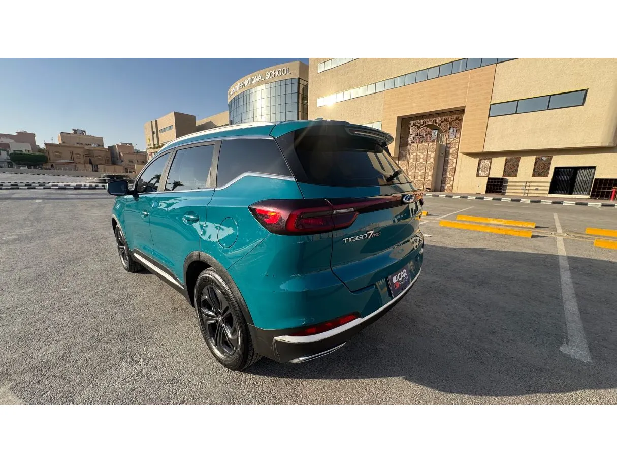 Car image 7