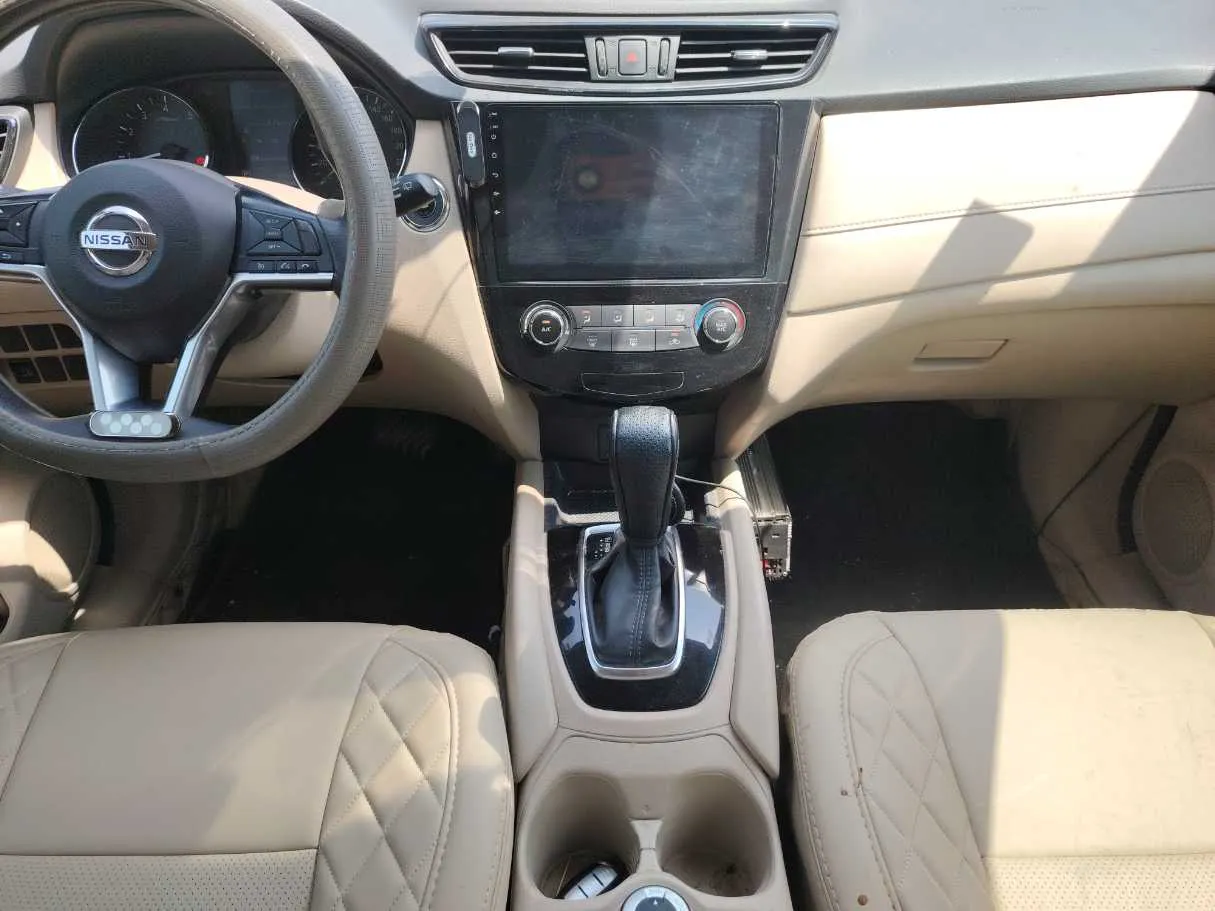 Car image 18