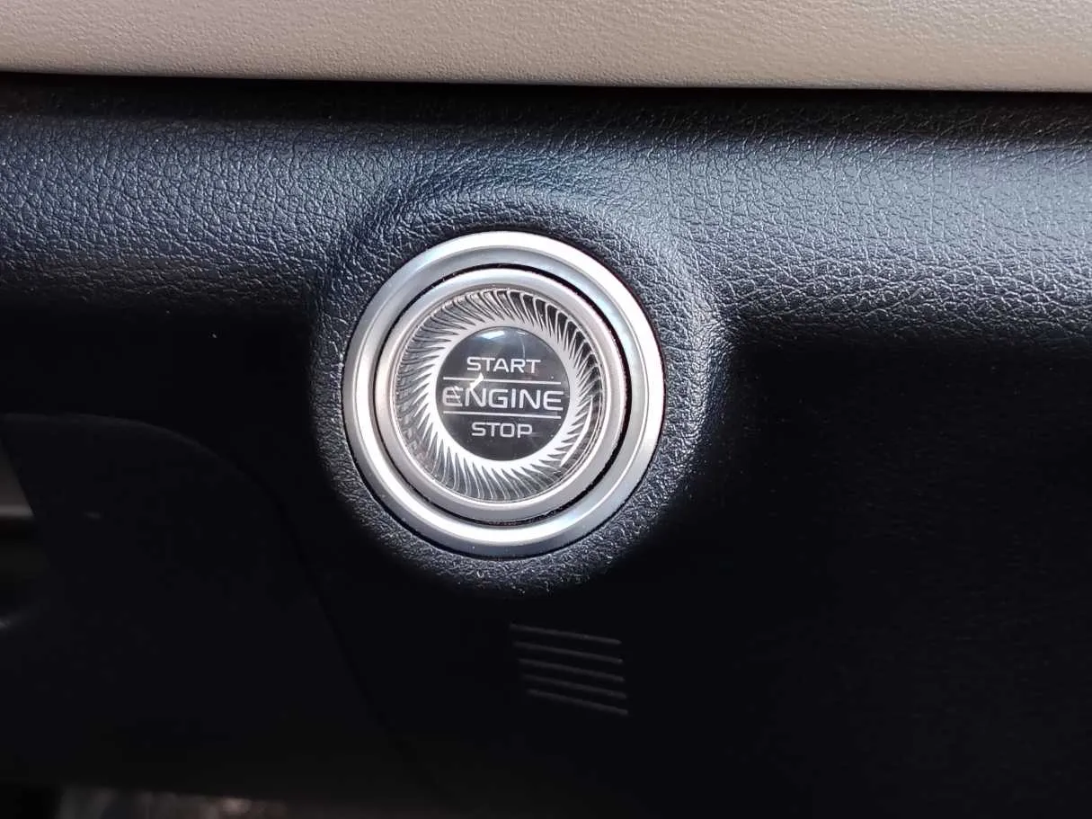 Car image 29