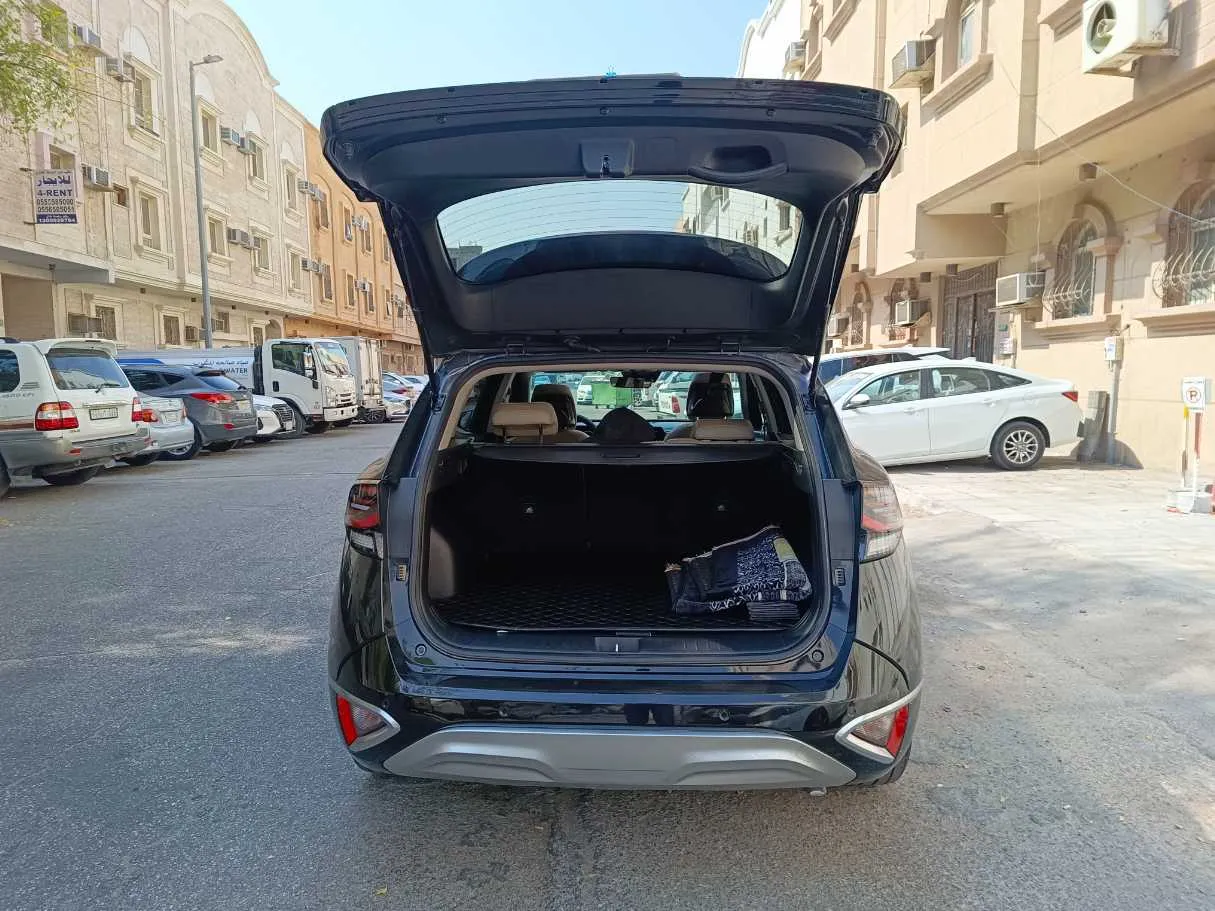 Car image 27
