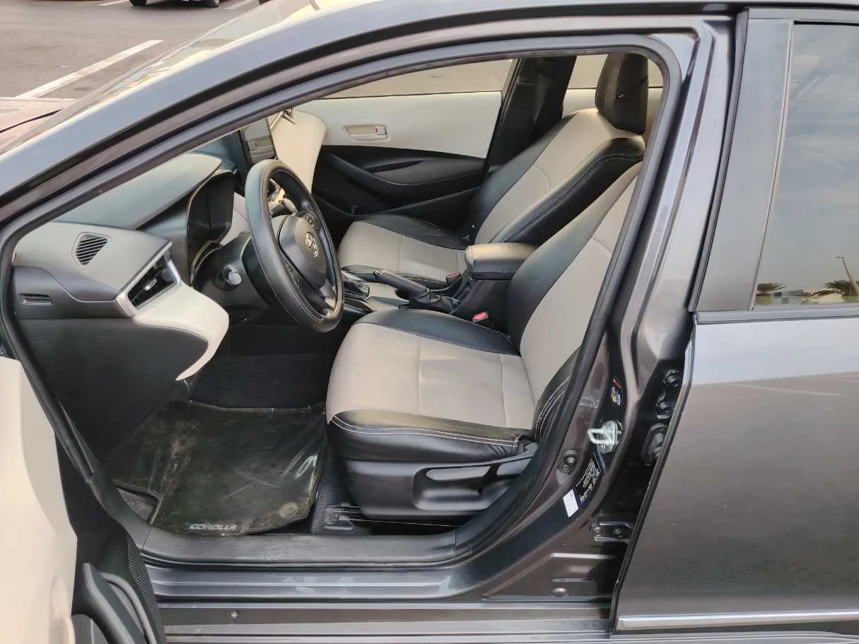 Car image 13