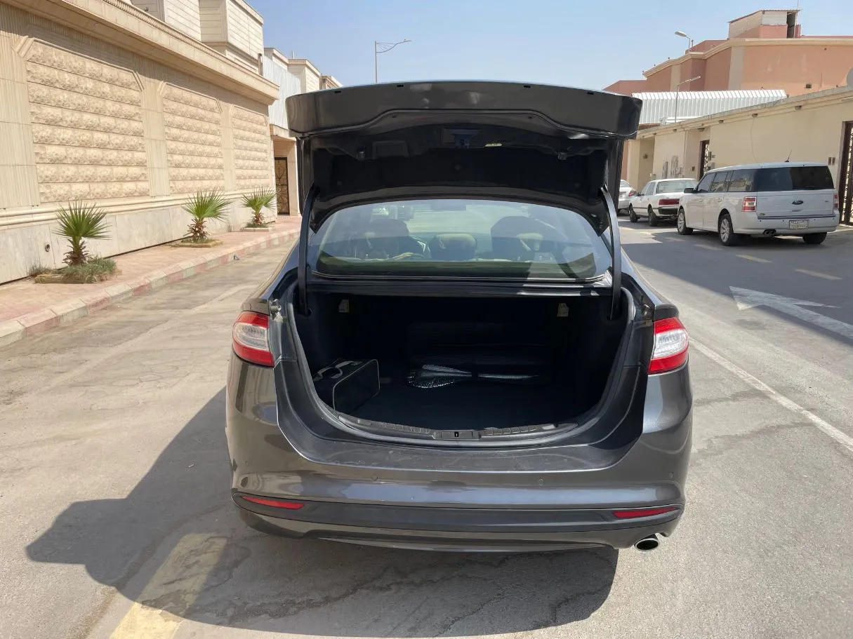 Car image 22