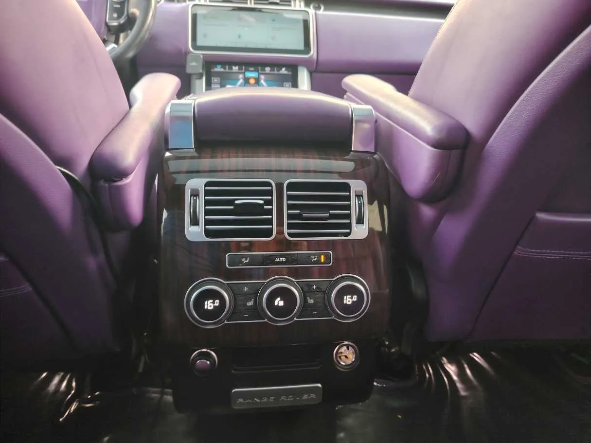 Car image 29
