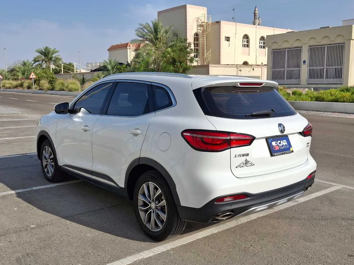 Car image 7