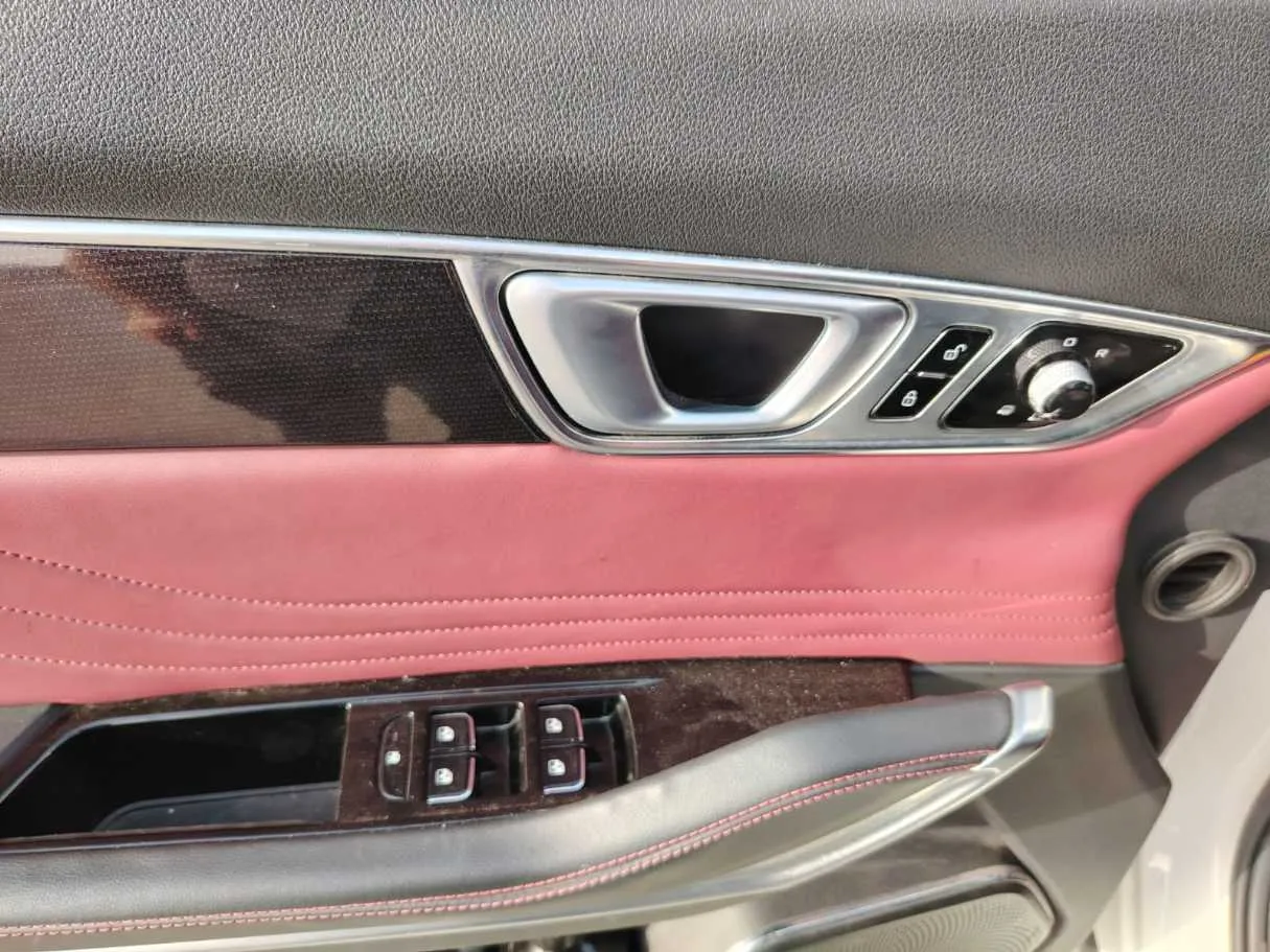 Car image 22