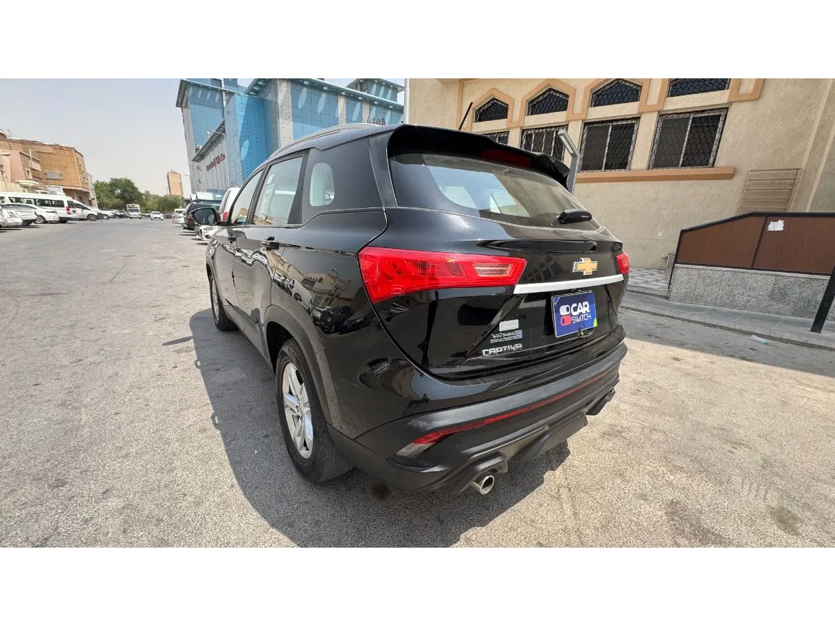 Car image 5