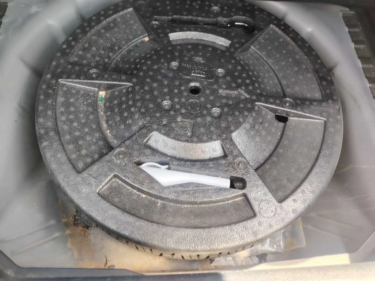 Car image 28