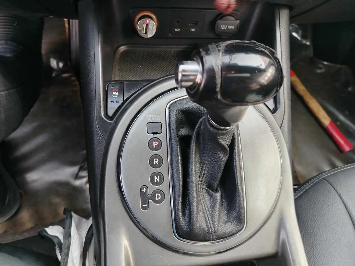 Car image 23
