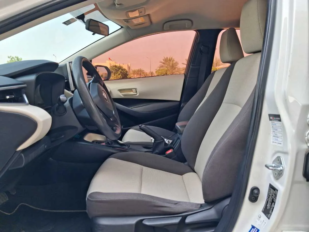 Car image 12