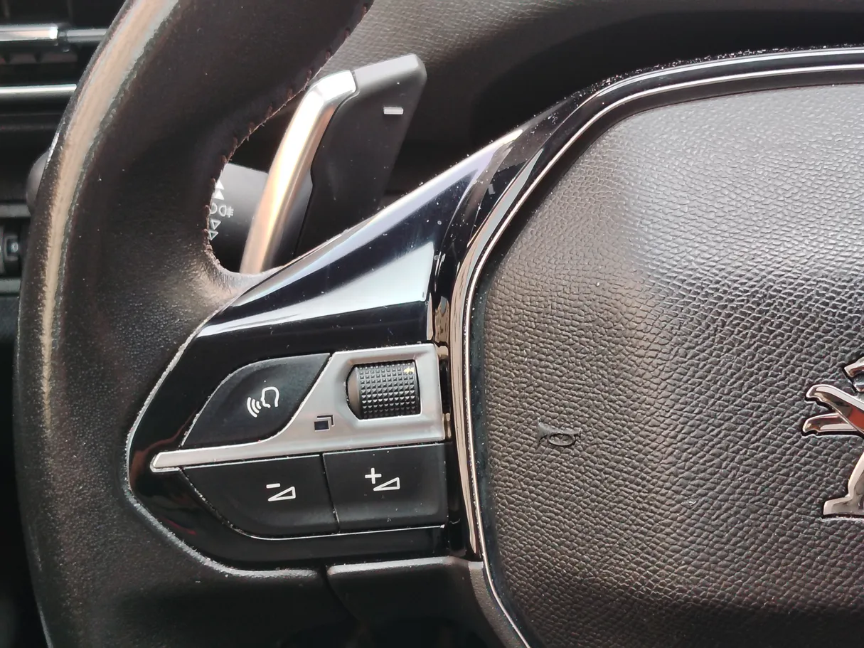 Car image 28
