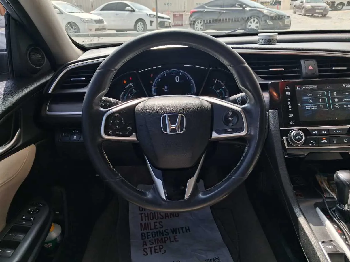 Car image 16
