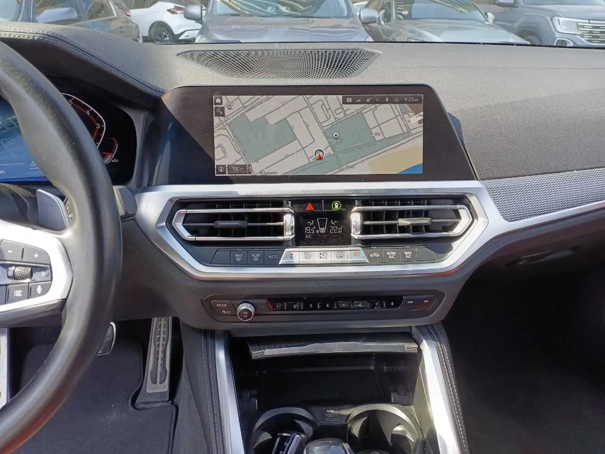 Car image 20