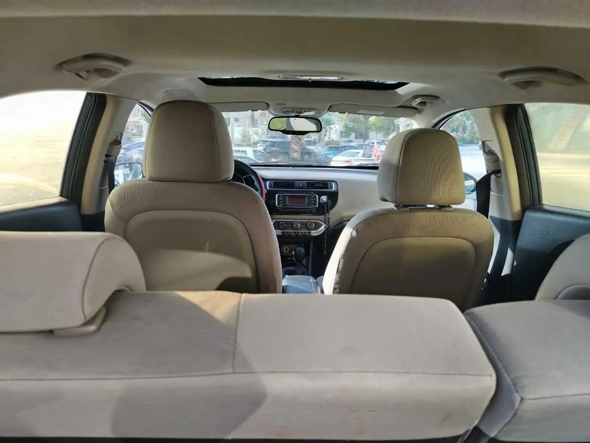 Car image 25