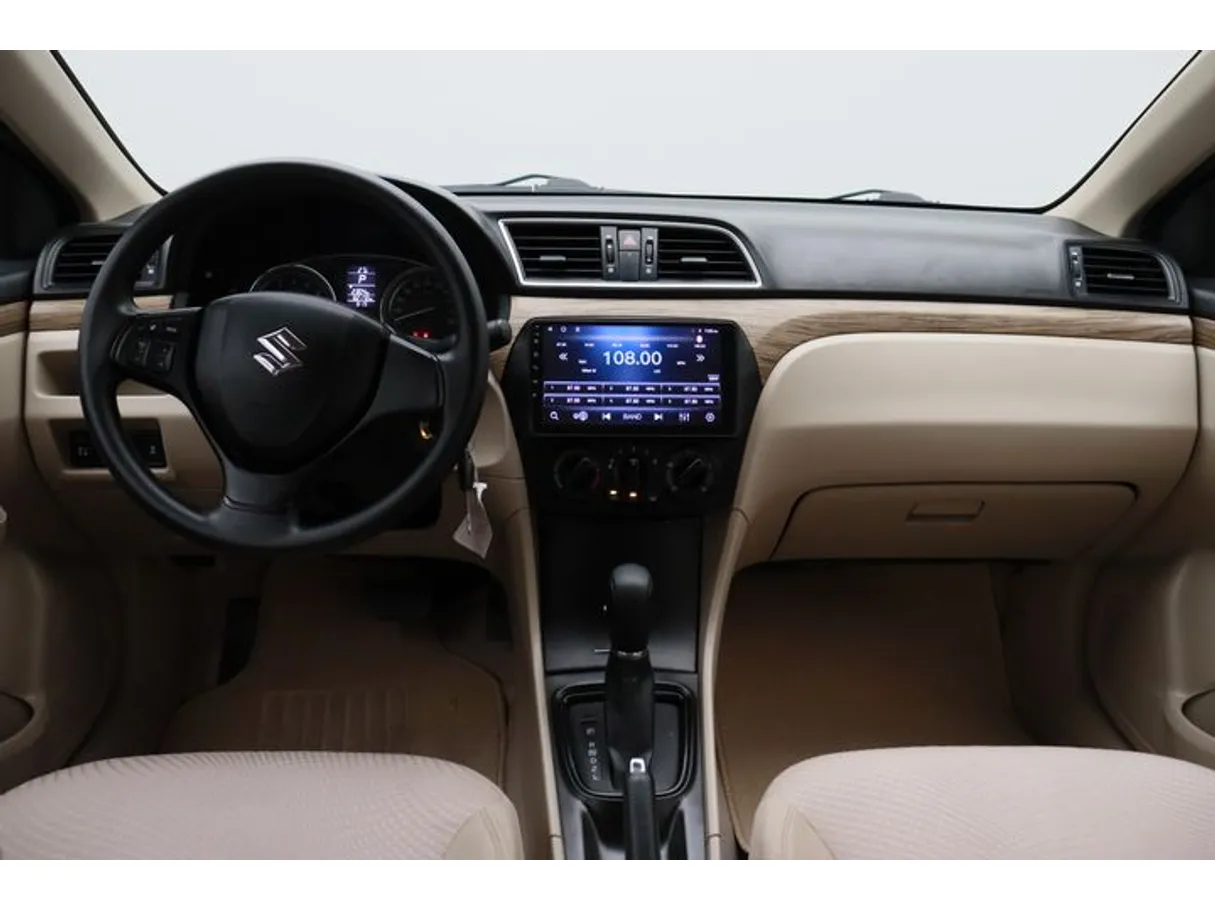 Car image 14