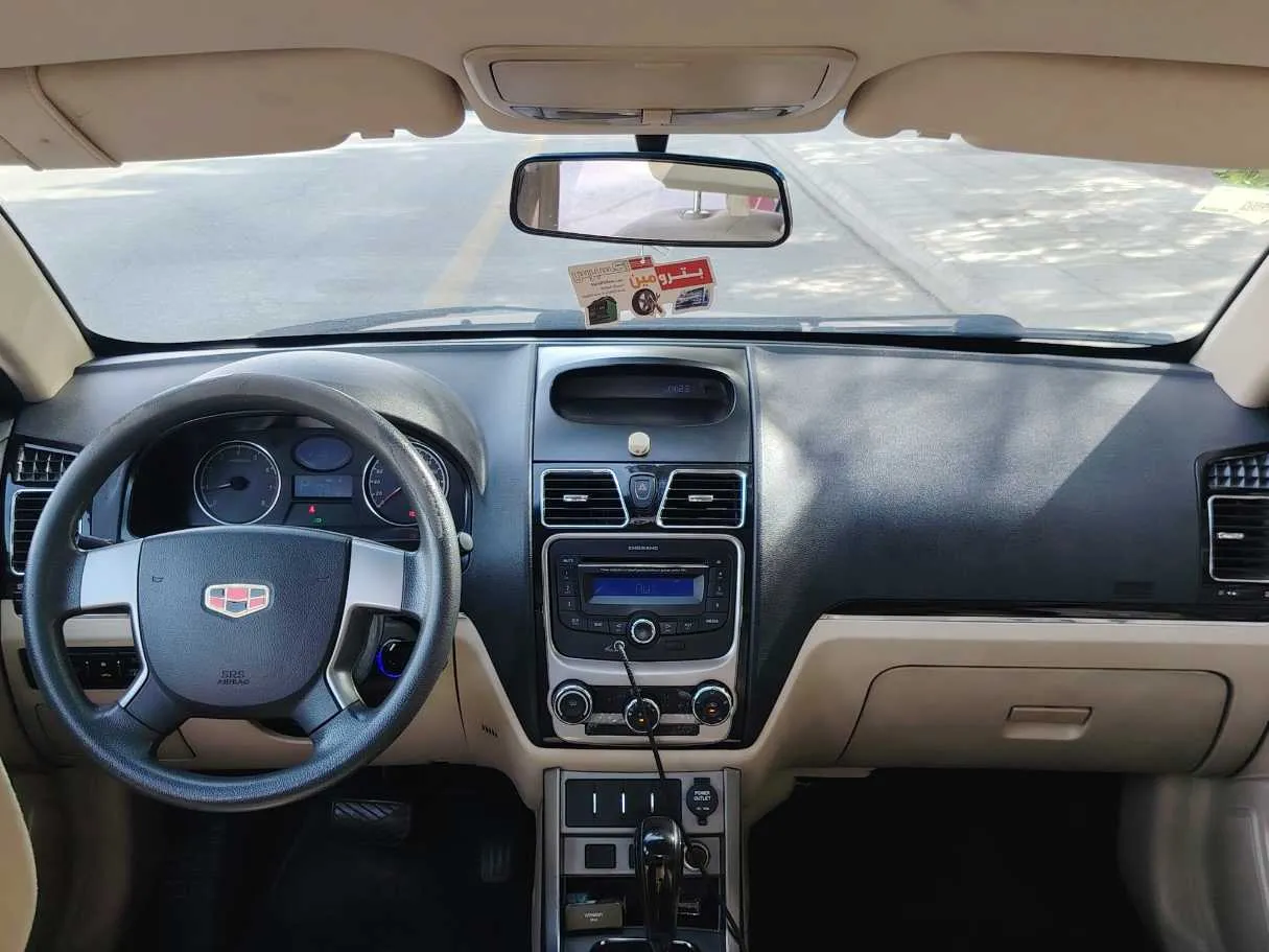 Car image 25