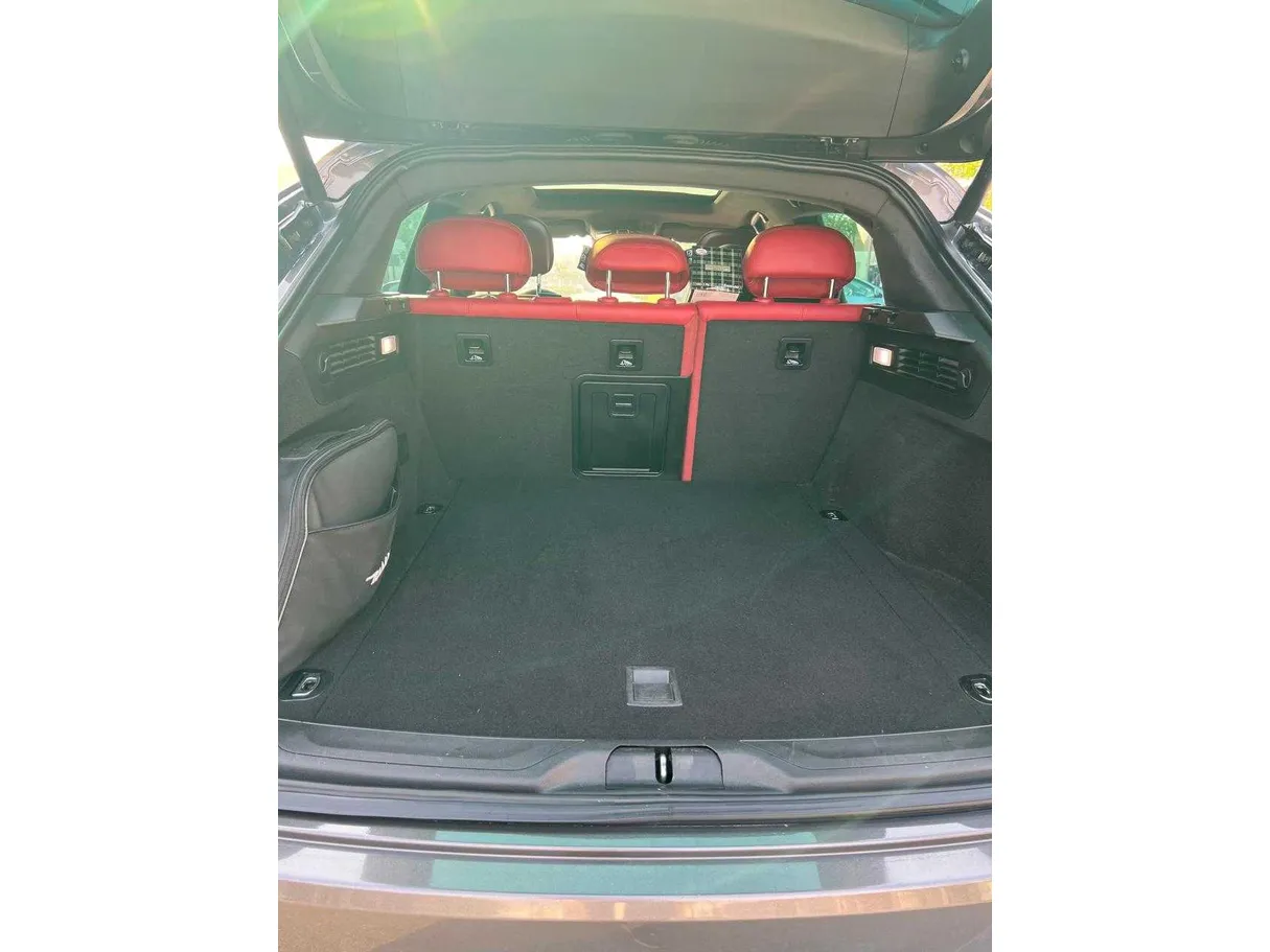 Car image 25