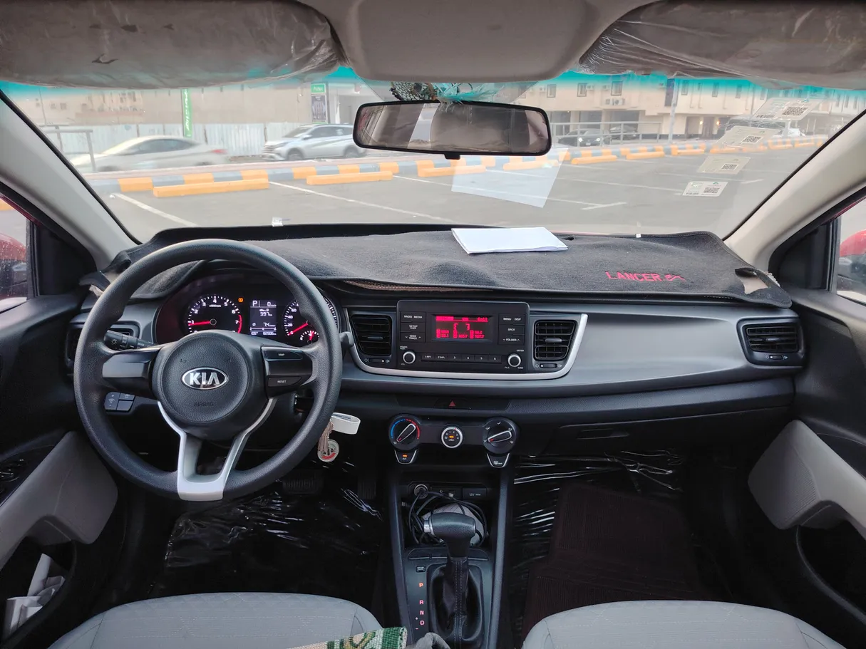 Car image 16