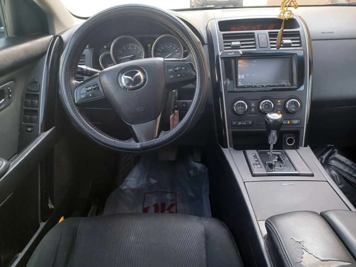 Car image 15