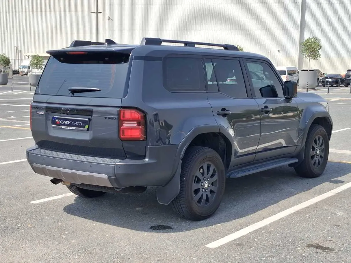 Car image 5