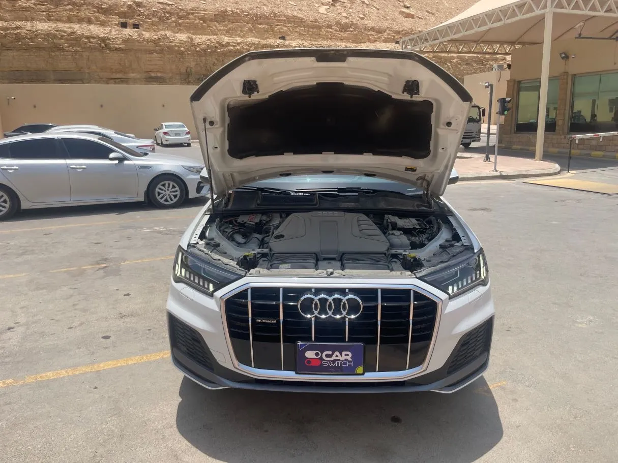Car image 26