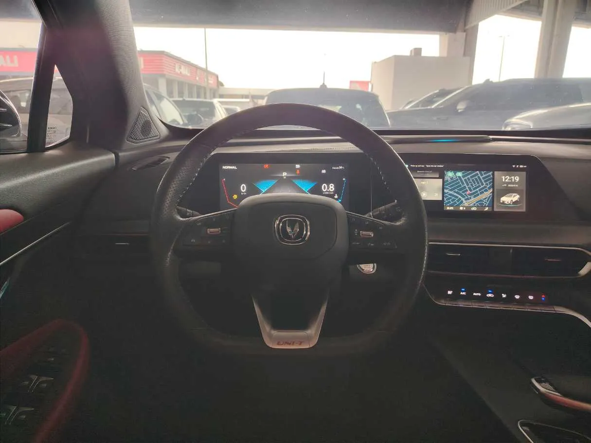 Car image 26