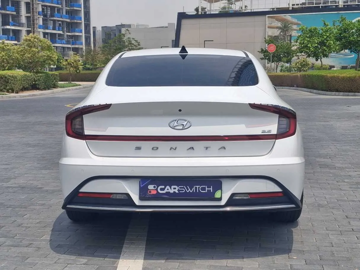 Car image 6
