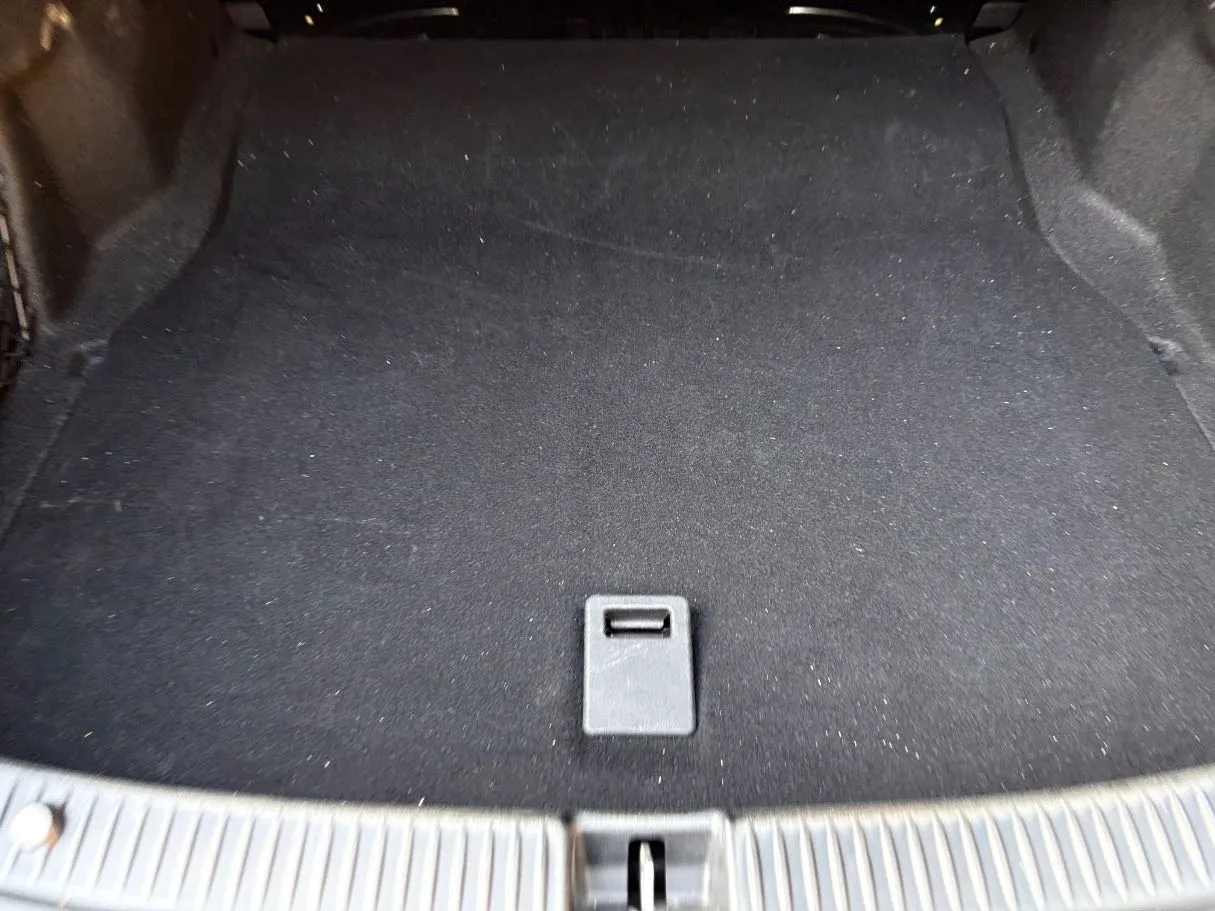 Car image 25