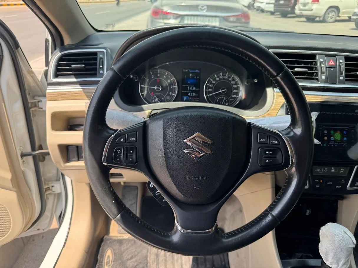 Car image 18