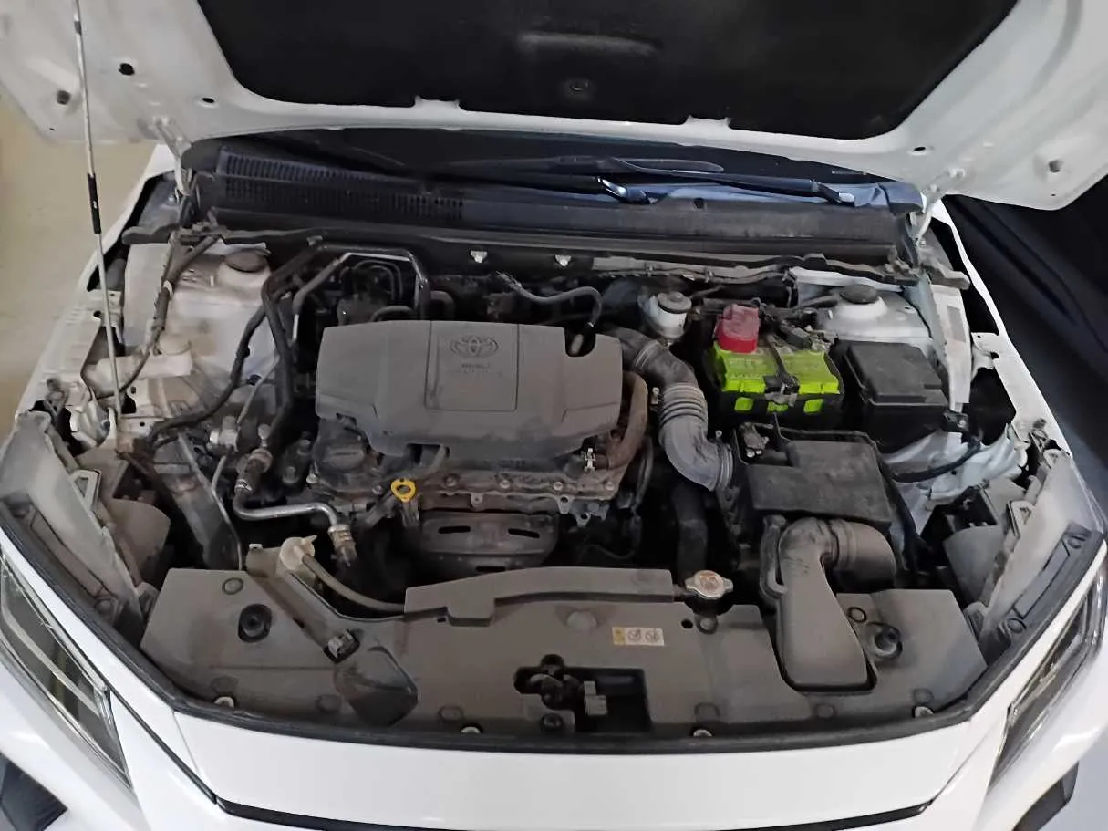 Car image 19