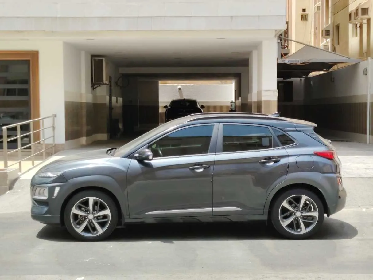 Car image 8