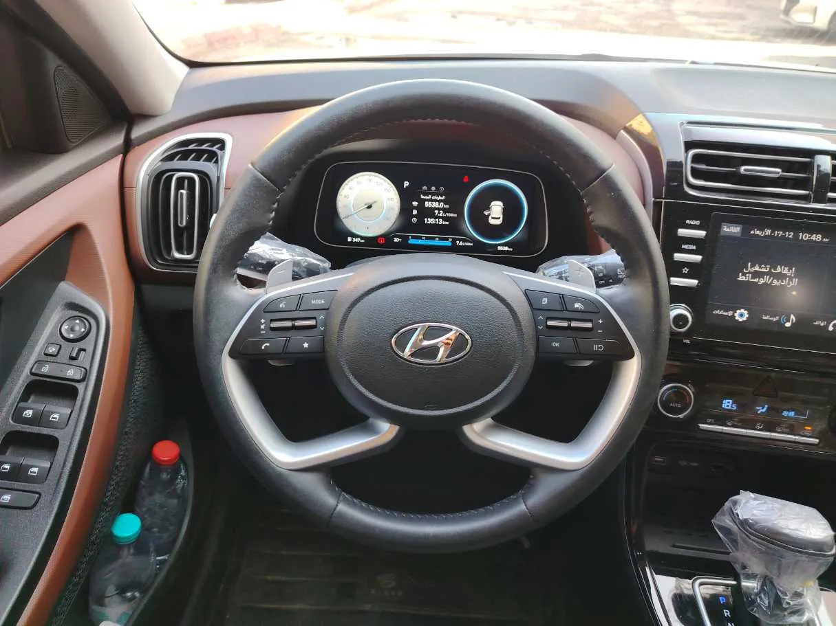 Car image 16