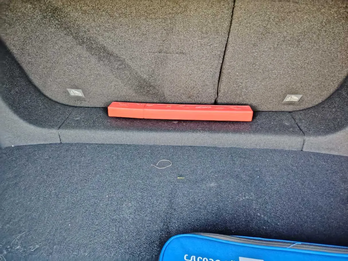 Car image 33