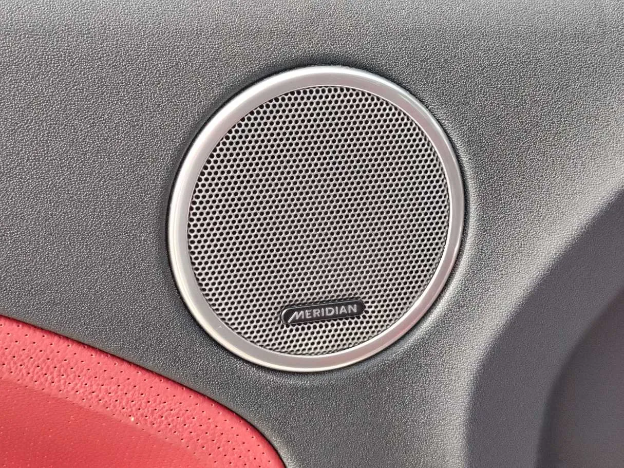 Car image 33