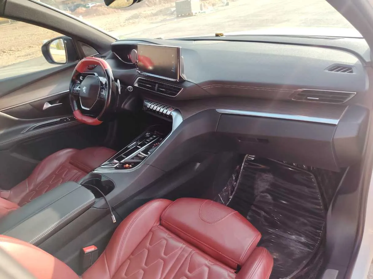 Car image 15