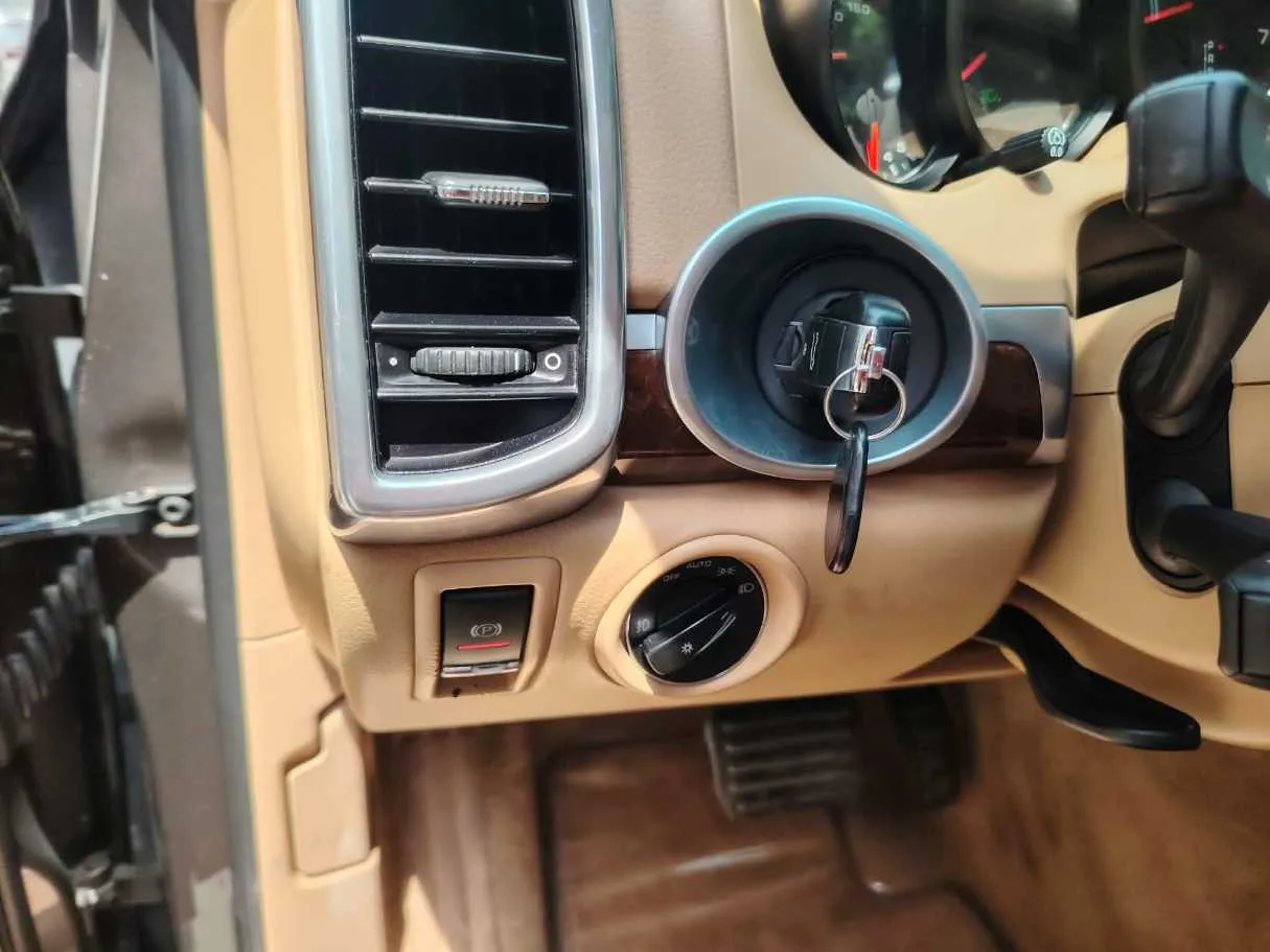 Car image 39