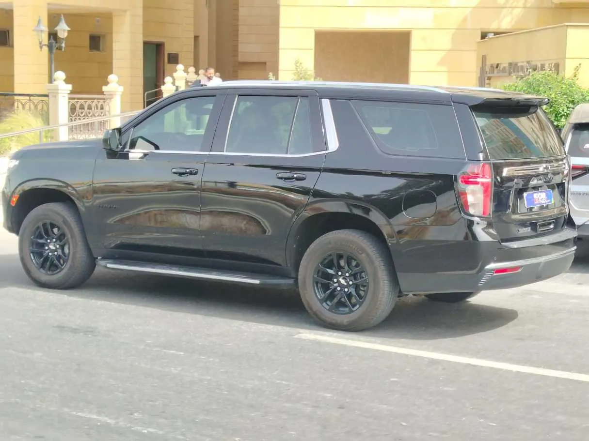 Car image 8