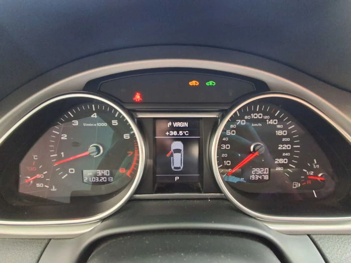 Car image 20