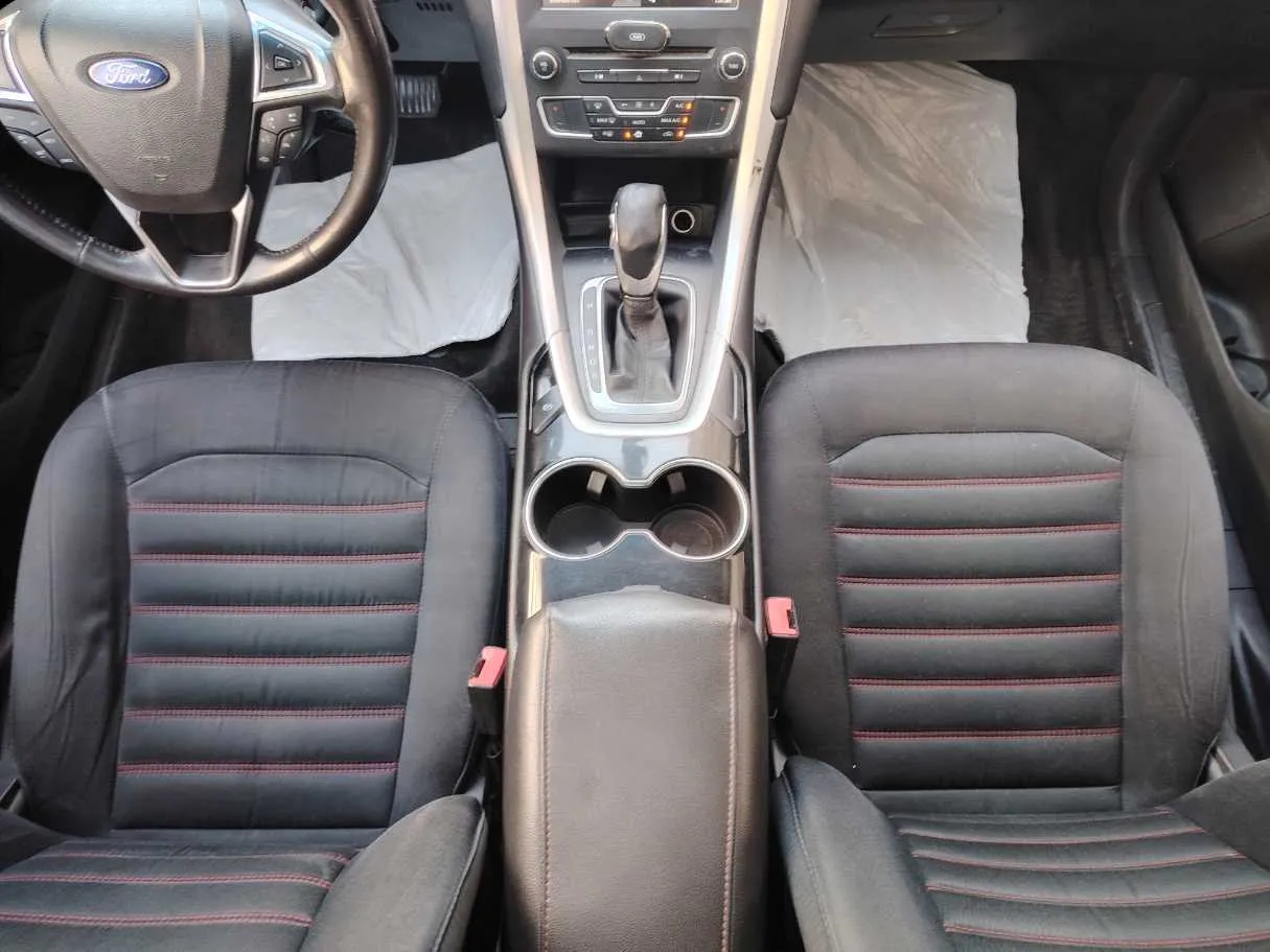 Car image 20