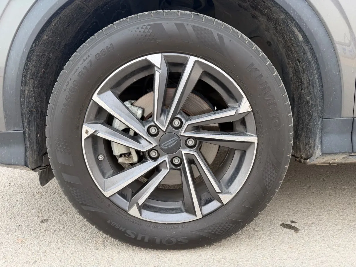 Car image 10