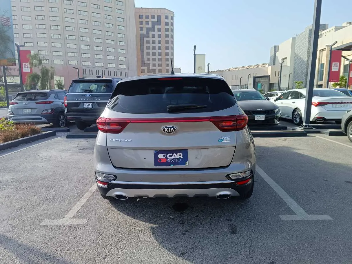 Car image 6