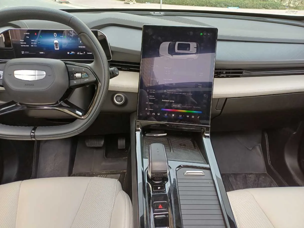 Car image 18