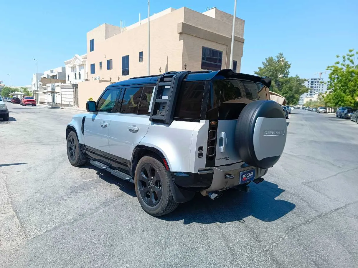 Car image 7