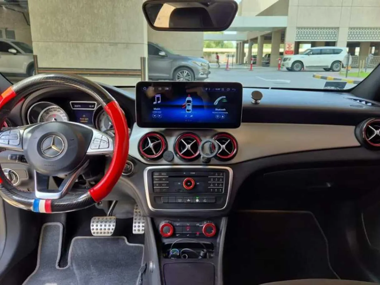Car image 16