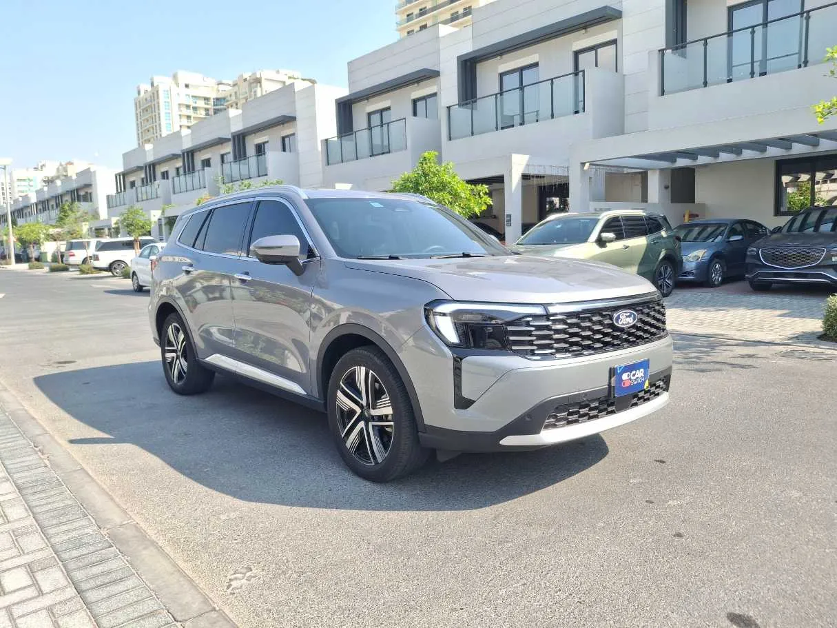 Car image 4