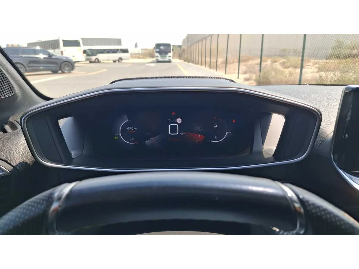 Car image 19