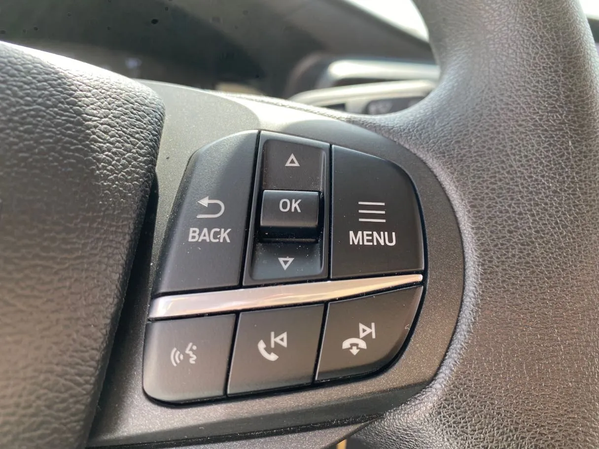 Car image 24