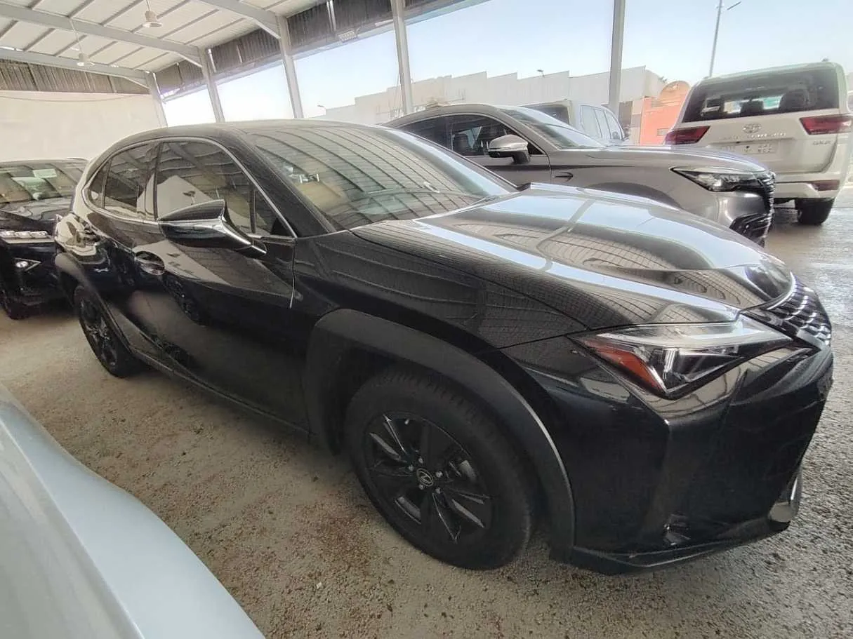 Car image 3